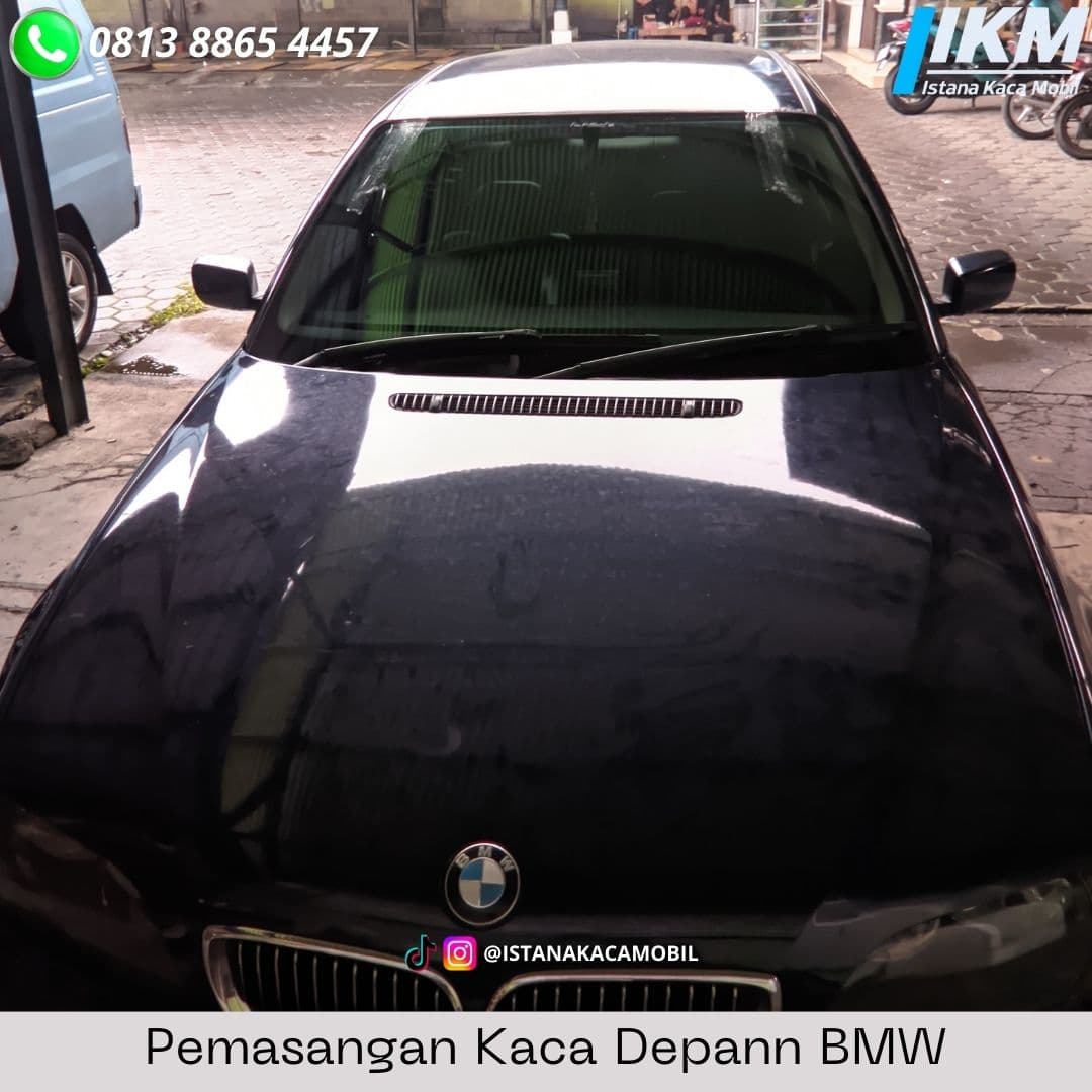 Pemasangan kaca depan BMW